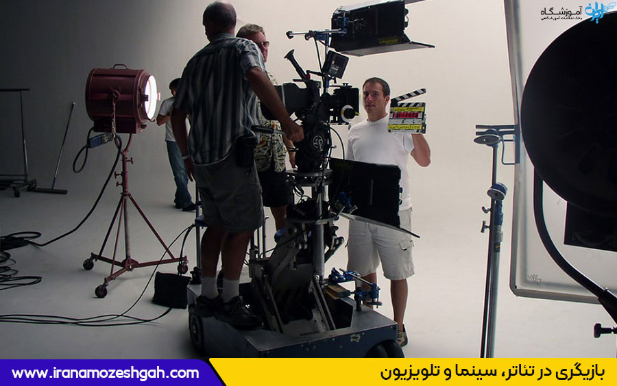 تفاوت های بازیگری در تلویزیون و تئاتر و سینما 